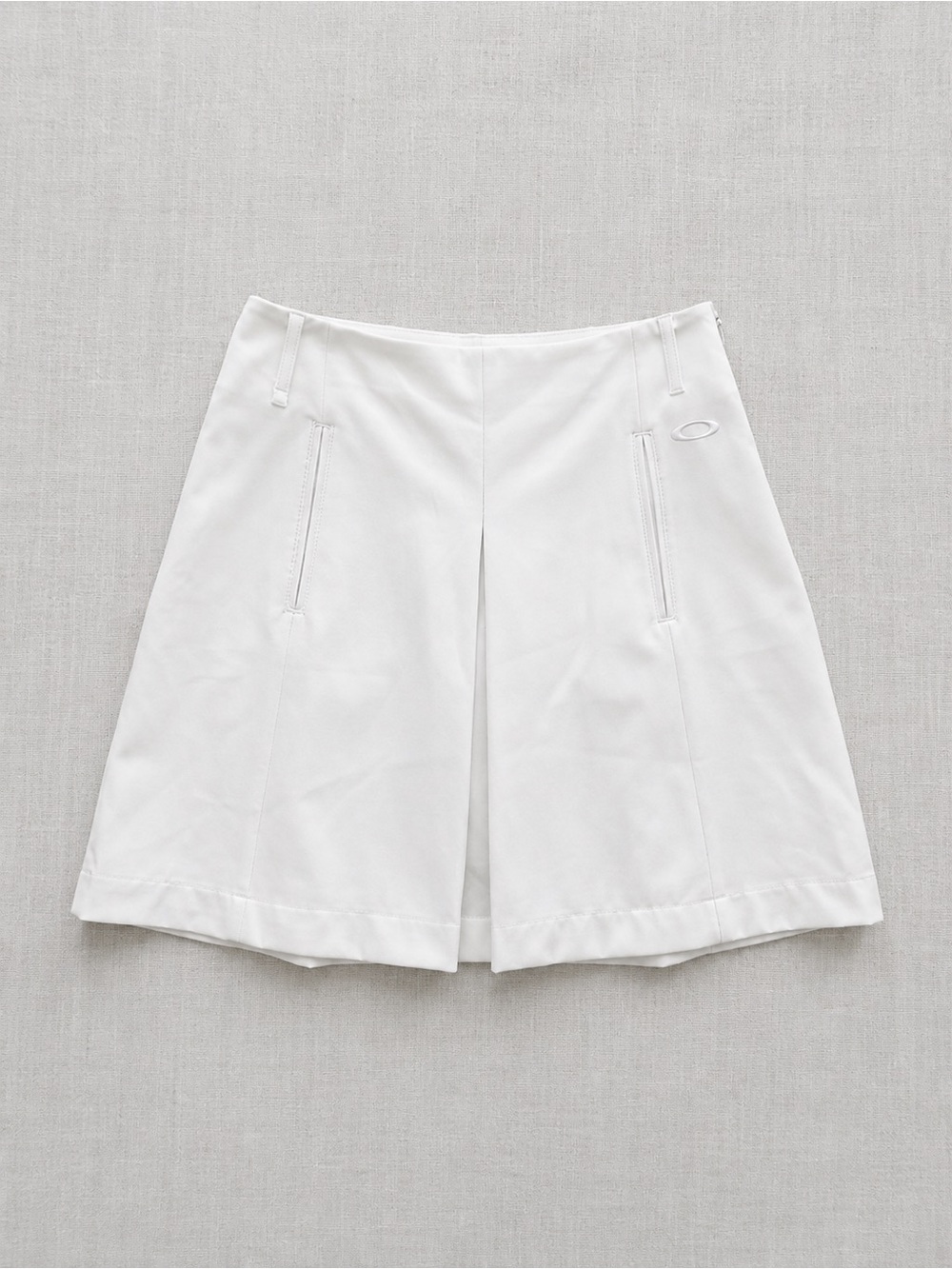 🍒3/33$ Oakley White Women’s Athletic Skort-Style Shorts